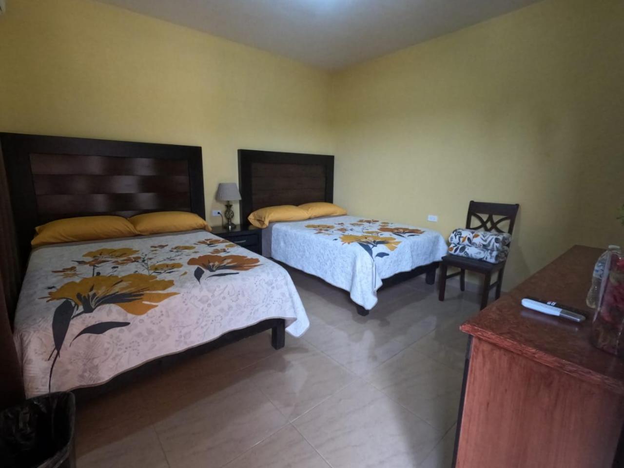 Hotel Prado'S Puerto San Carlos Eksteriør bilde